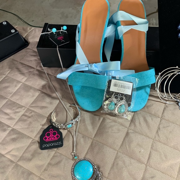 Paparazzi jewelry $12, Avon products - Picture 15 of 16